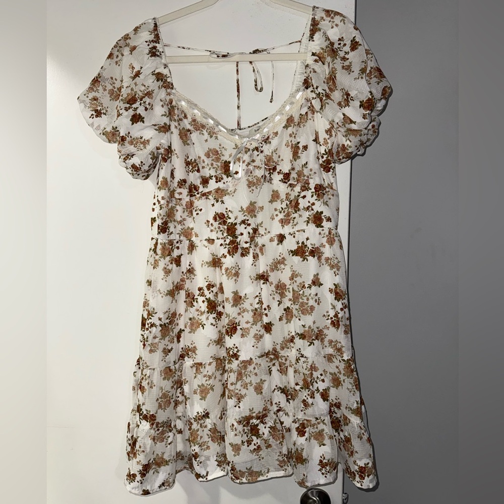 Francesca's Collections White Floral Midi Dress